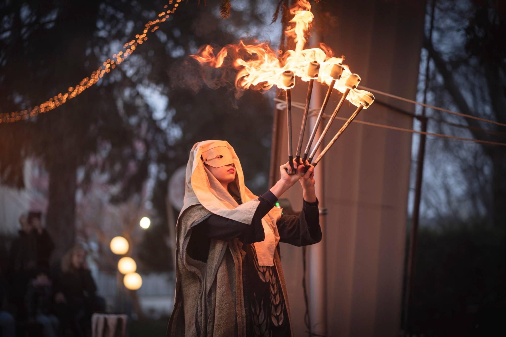  Антични ритуали и български национални танци оживяха на Дионисиевите празници в Мездра 